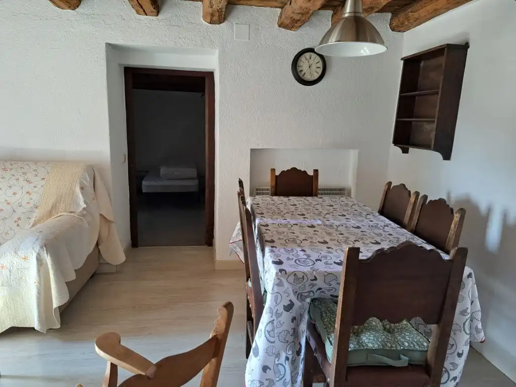 Esszimmer von Erdgeschoss zur Miete in Das mit Heizung, Privatgarten und Parkett