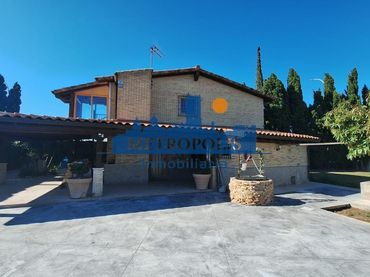 Casa con piscina in vendita a Avinguda Vila-Real