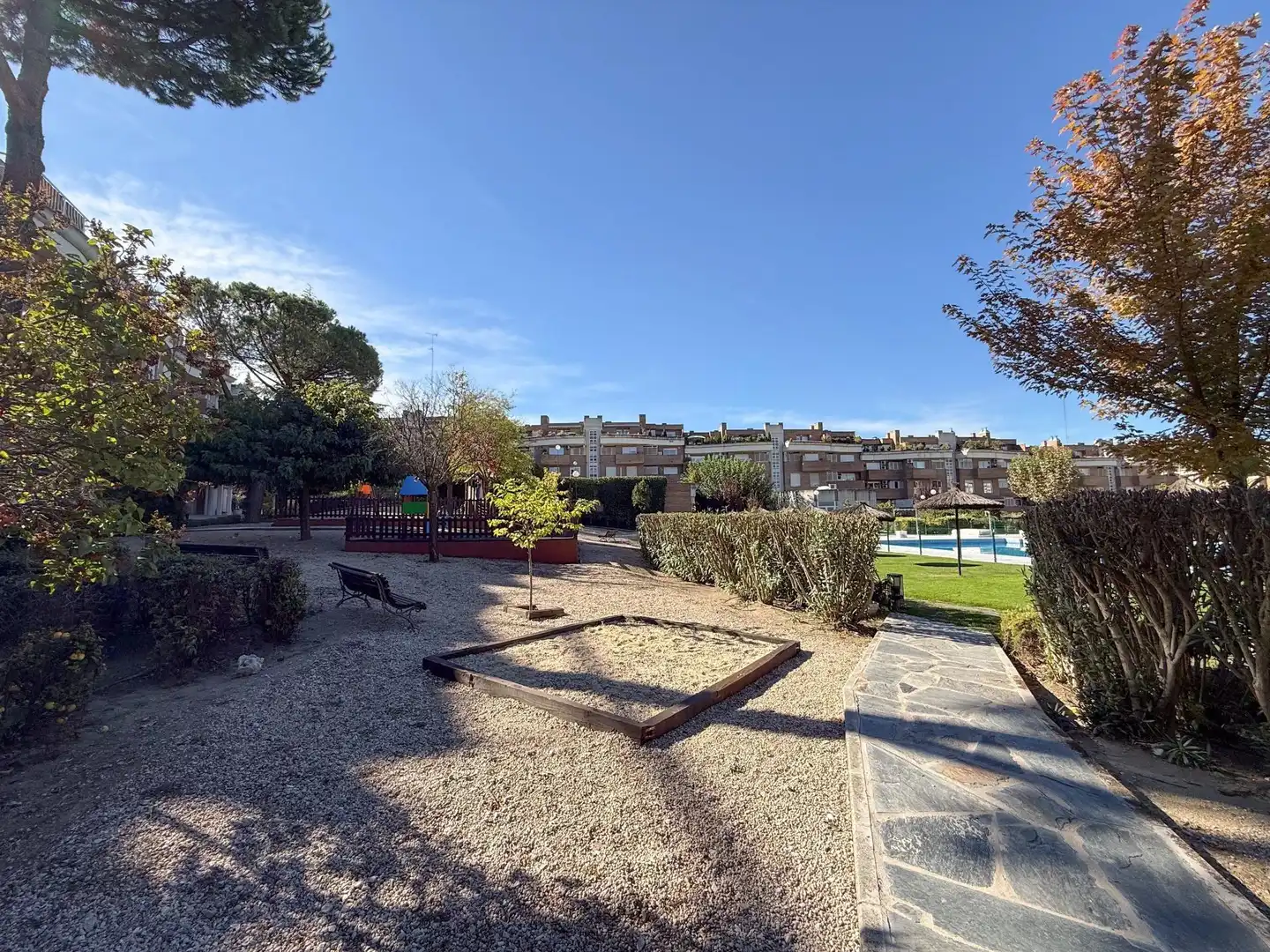 Vista exterior de Pis en venda en Rozas Centro