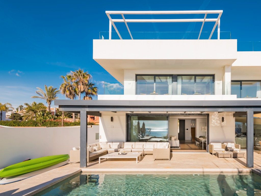 Terrace of House or chalet for sale in Marbella  with Air Conditioner, Heating and Private garden