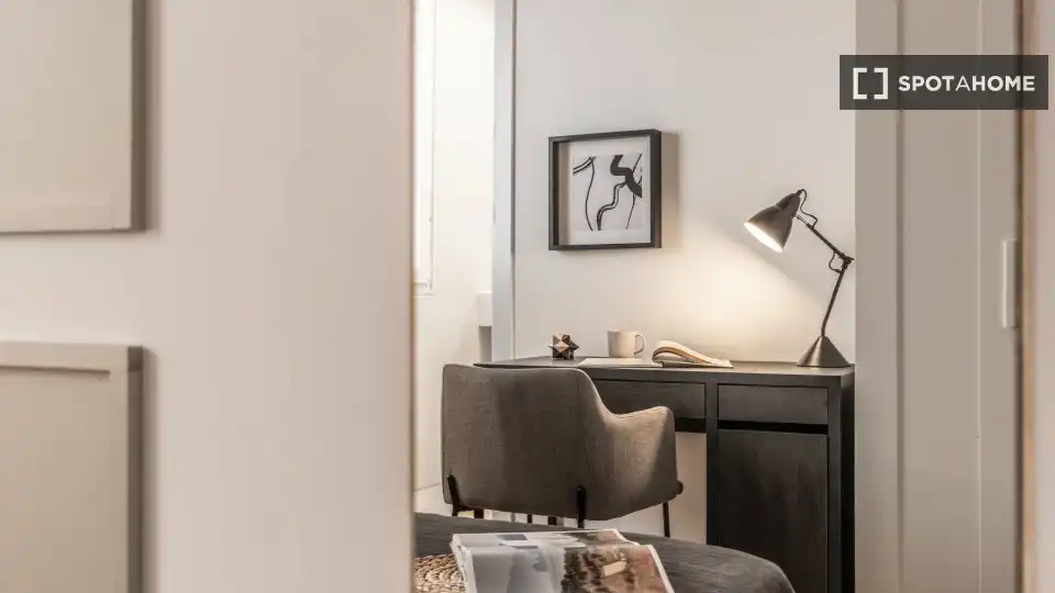 Schlafzimmer von Wohnung zur Miete in Madrid mit Klimaanlage, Heizung und Möbliert