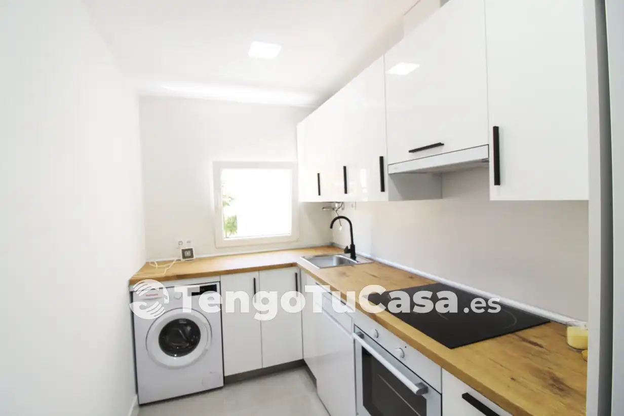 Kitchen of Flat for sale in Madrid  with Air Conditioner, Heating and Parquet flooring