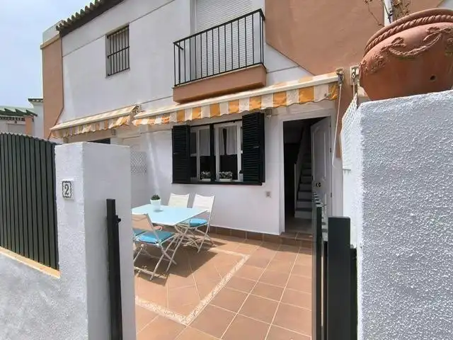 Casa a schiera con piscina in affitto a Calle OSTRA LA