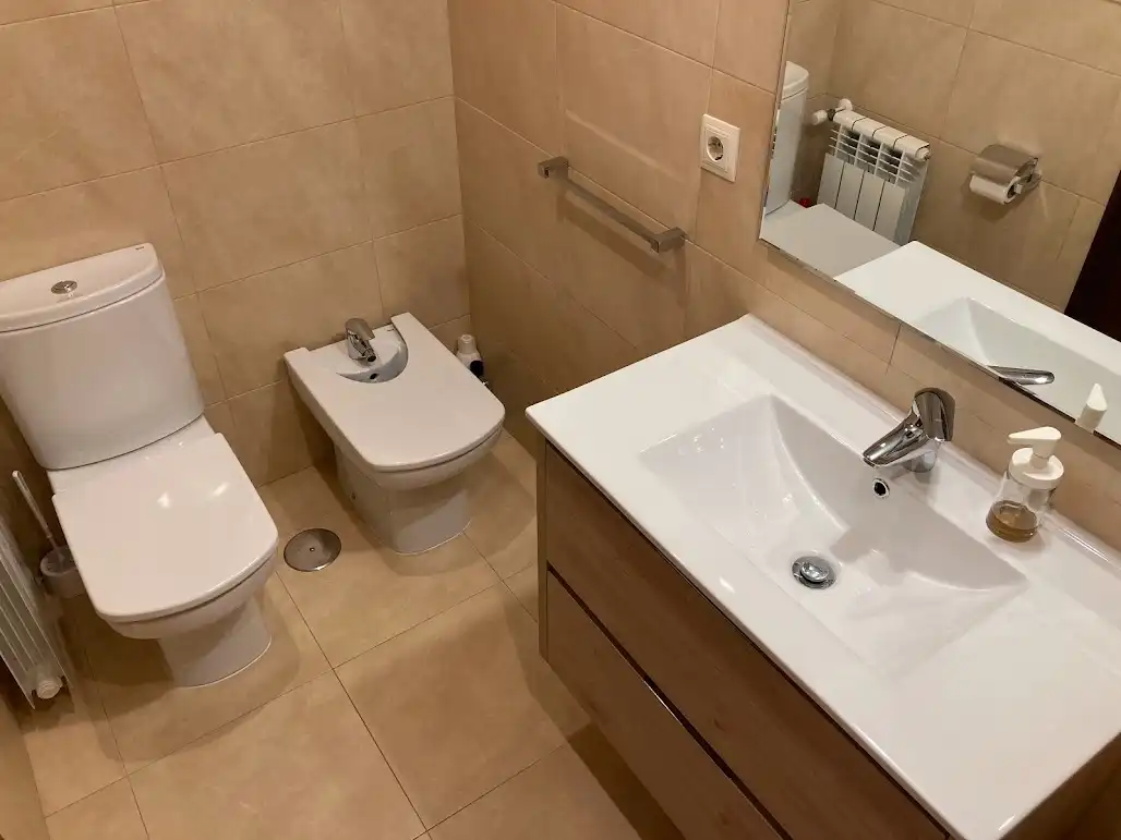 Bany de Apartament en venda en Narón