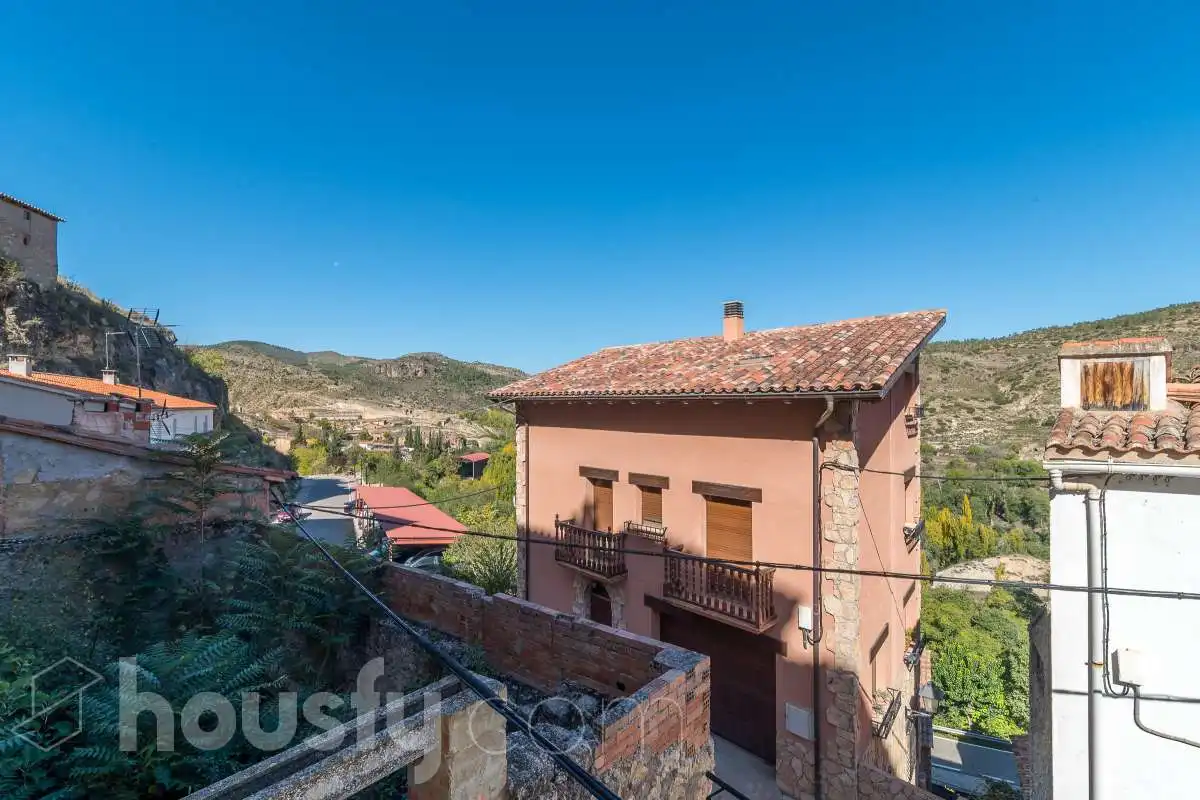 Houses for sale in Calle Virgen de Gracia, 31, Castielfabib