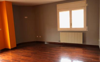 Sala d'estar de Apartament en venda en  Lleida Capital amb Calefacció, Parquet i Traster