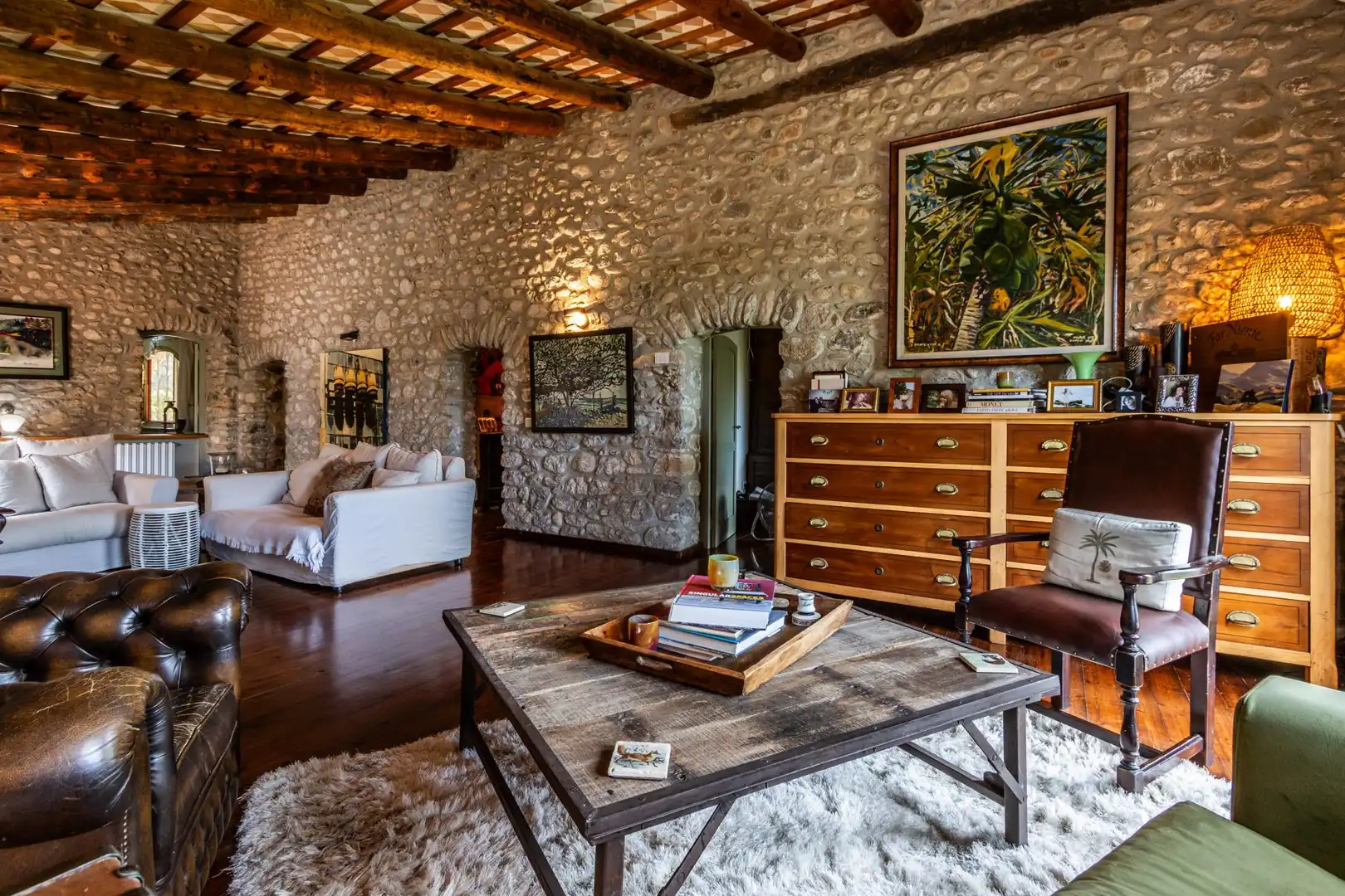 Sala d'estar de Finca rústica en venda en Esponellà amb Piscina i Moblat