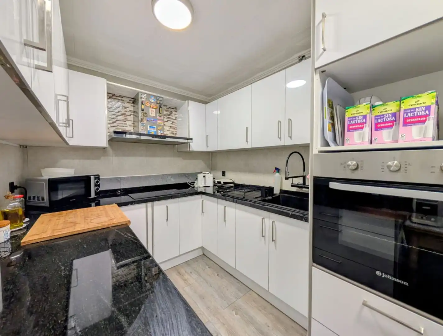 Kitchen of Flat for sale in Loja  with Air Conditioner, Heating and Storage room
