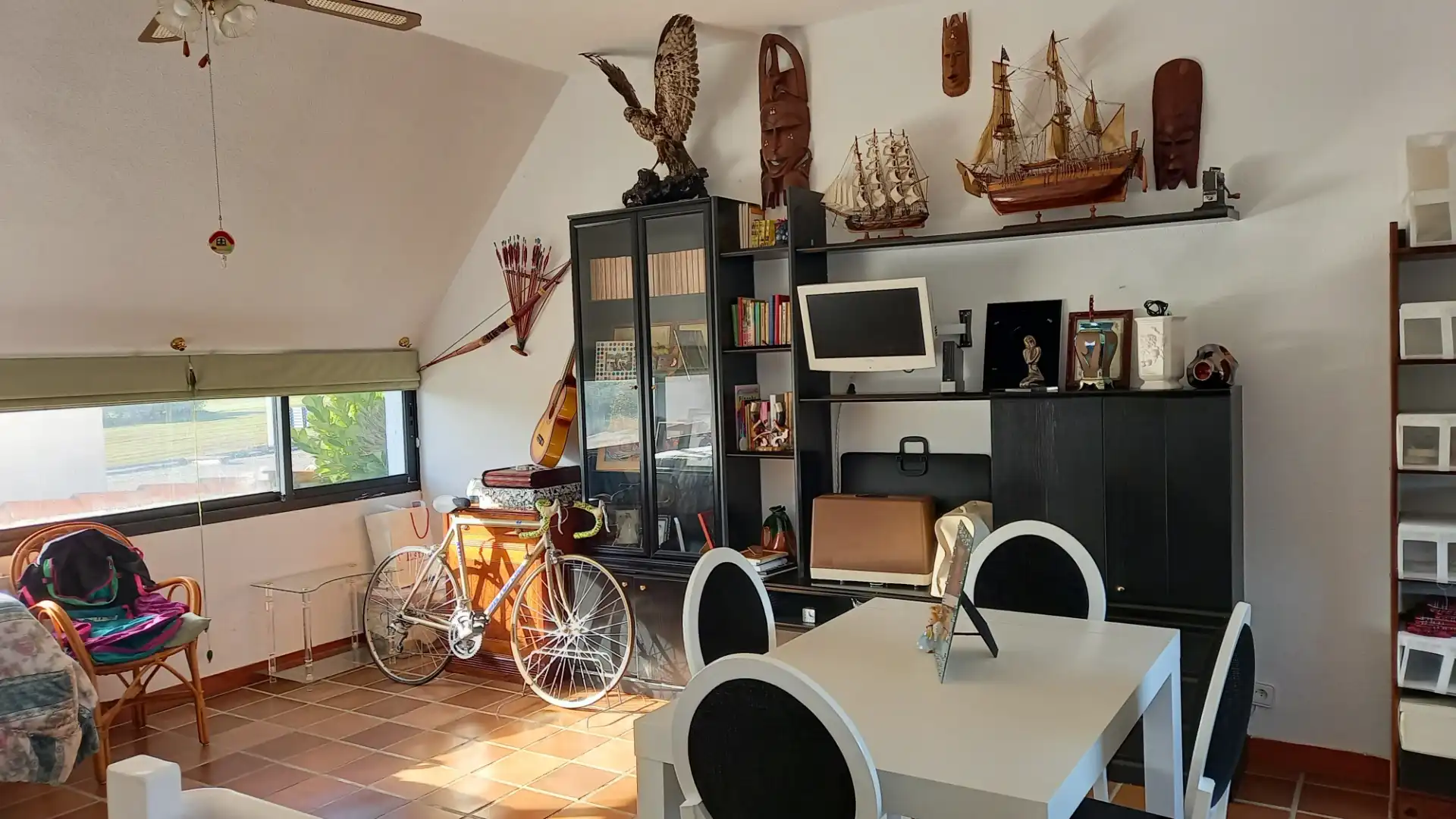 Sala d'estar de Casa adosada en venda en Ribamontán al Mar amb Calefacció, Jardí privat i Parquet