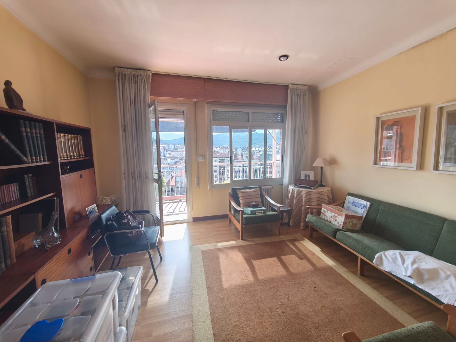 Living room of Flat for sale in Ourense Capital   with Heating, Parquet flooring and Oven