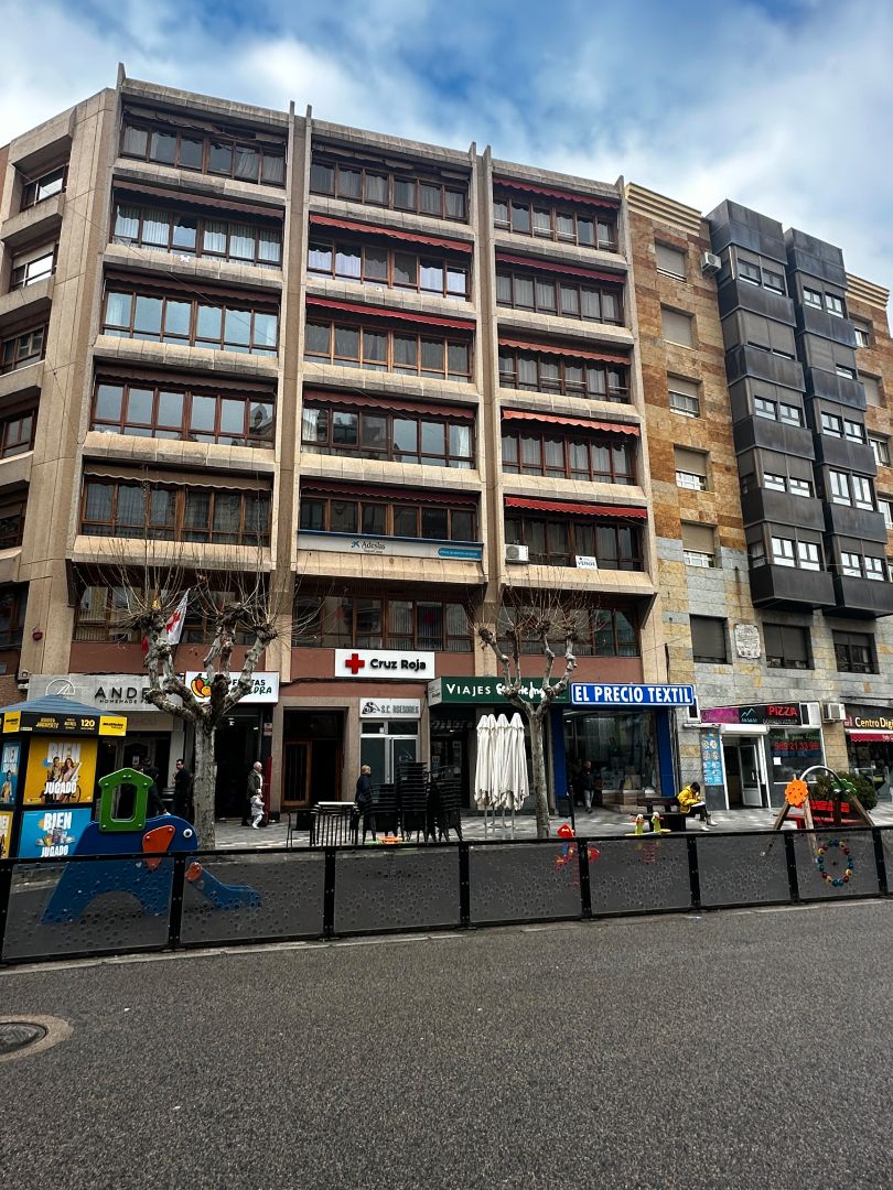 Vista exterior de Pis en venda en Cuenca Capital amb Balcó