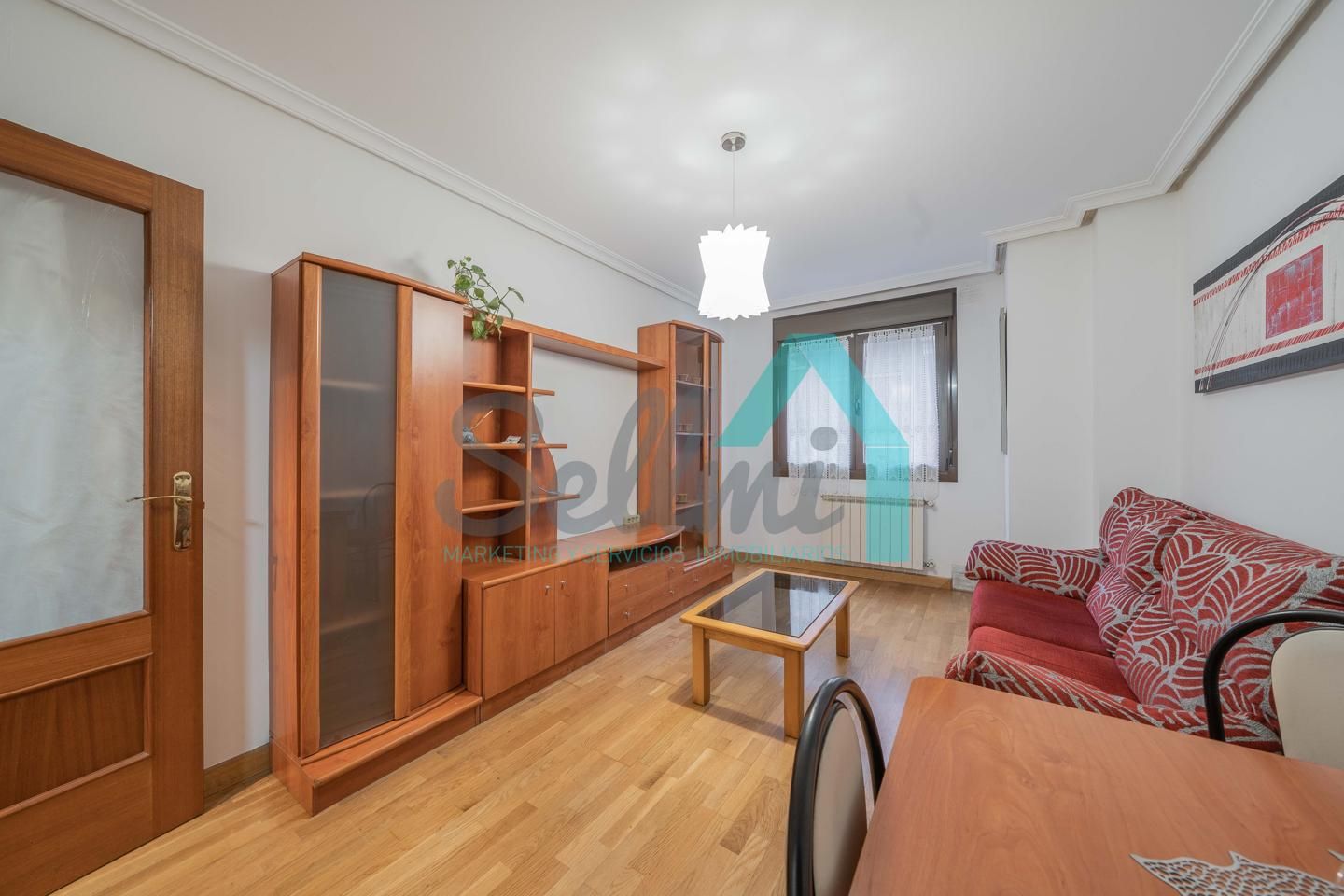 Sala de estar de Piso en venta en Oviedo  con Calefacción, Parquet y Terraza