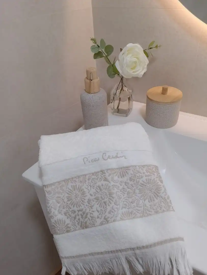 Baño de Piso de alquiler en Gijón  con Calefacción y Amueblado