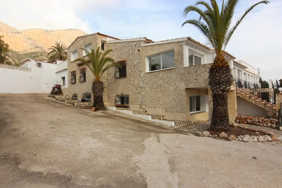 Local comercial en venda a Montgó - Ermita
