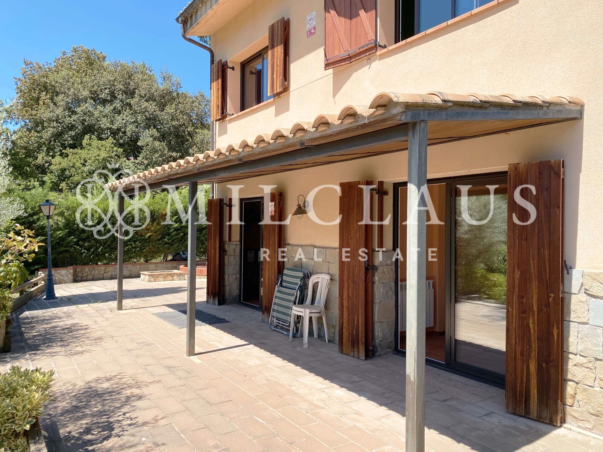 Vista exterior de Casa o xalet en venda en Talamanca amb Aire condicionat, Calefacció i Jardí privat