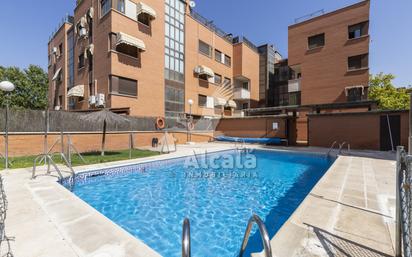 Swimming pool of Attic for sale in Alcalá de Henares  with Air Conditioner, Heating and Parquet flooring