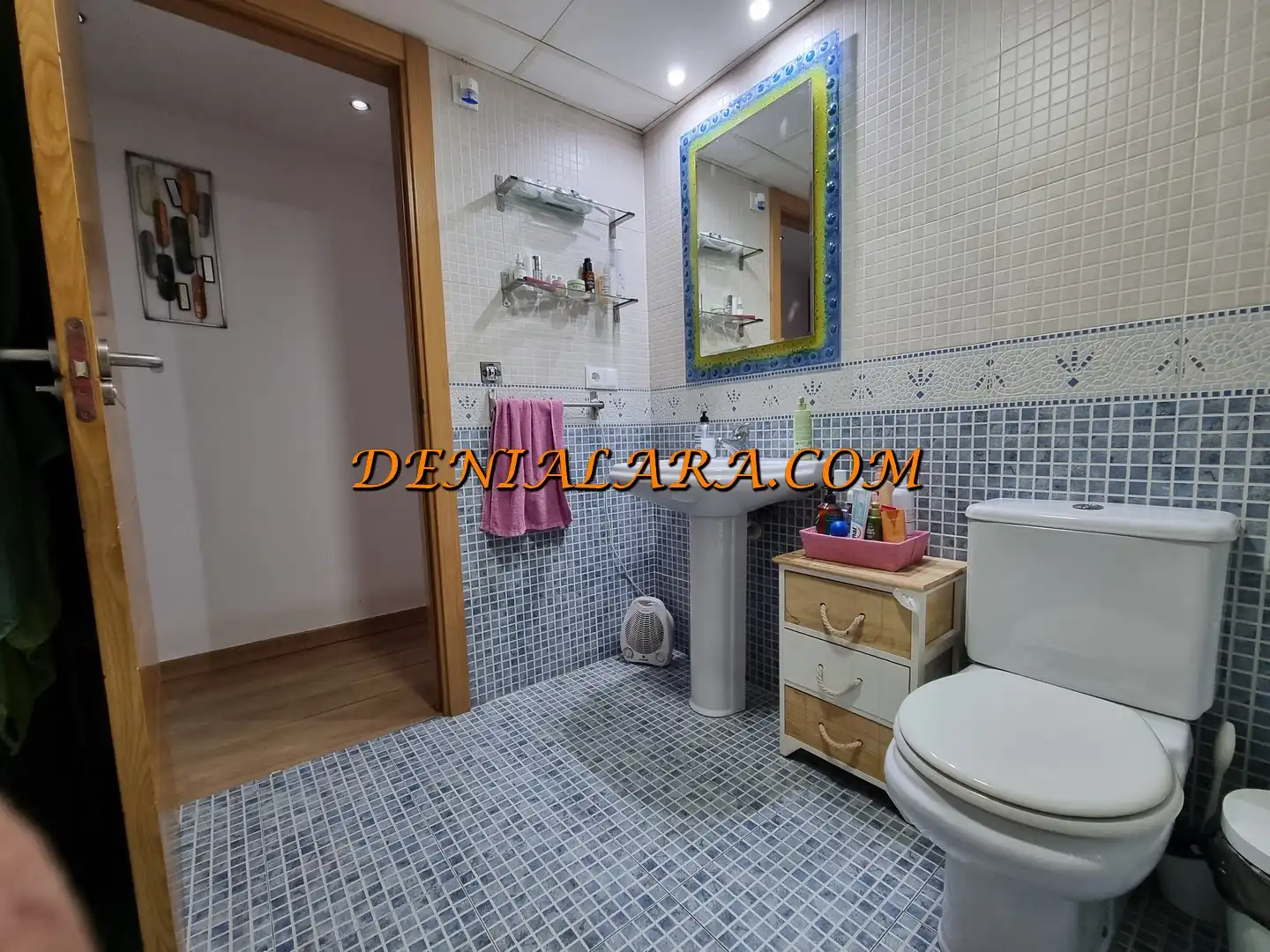 Bathroom of Flat for sale in Dénia  with Air Conditioner, Terrace and Storage room