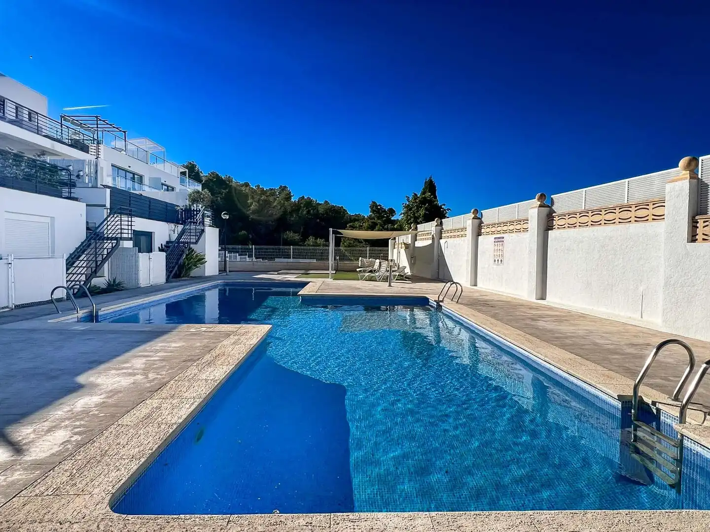 Piscina de Casa adosada en venda en L'Alfàs del Pi amb Aire condicionat, Calefacció i Jardí privat