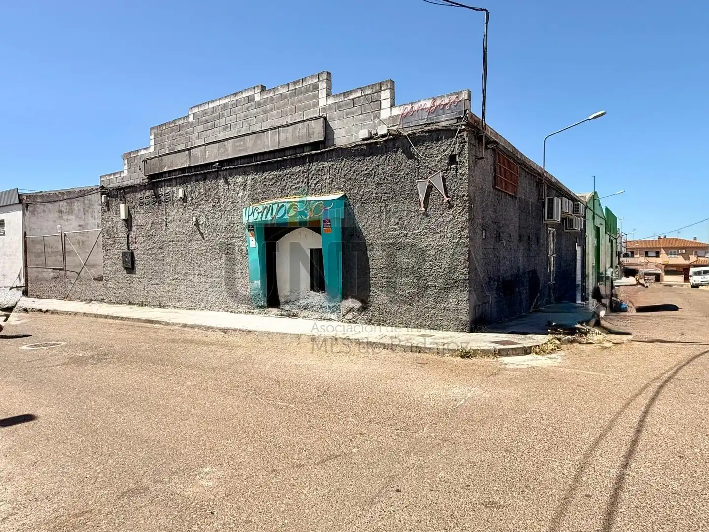 Nau industrial en venda a Maria Auxiliadora - Barriada de Llera