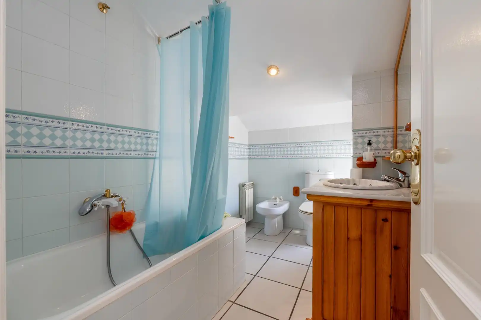 Baño de Casa o chalet en venta en Valdepeñas de Jaén con Aire acondicionado, Calefacción y Jardín privado