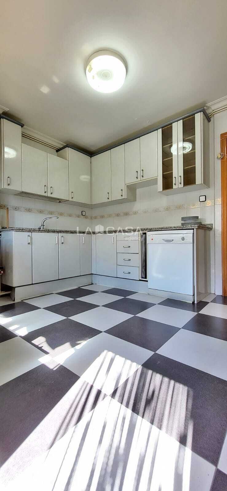 Kitchen of Flat for sale in Nava del Rey  with Heating, Storage room and Balcony
