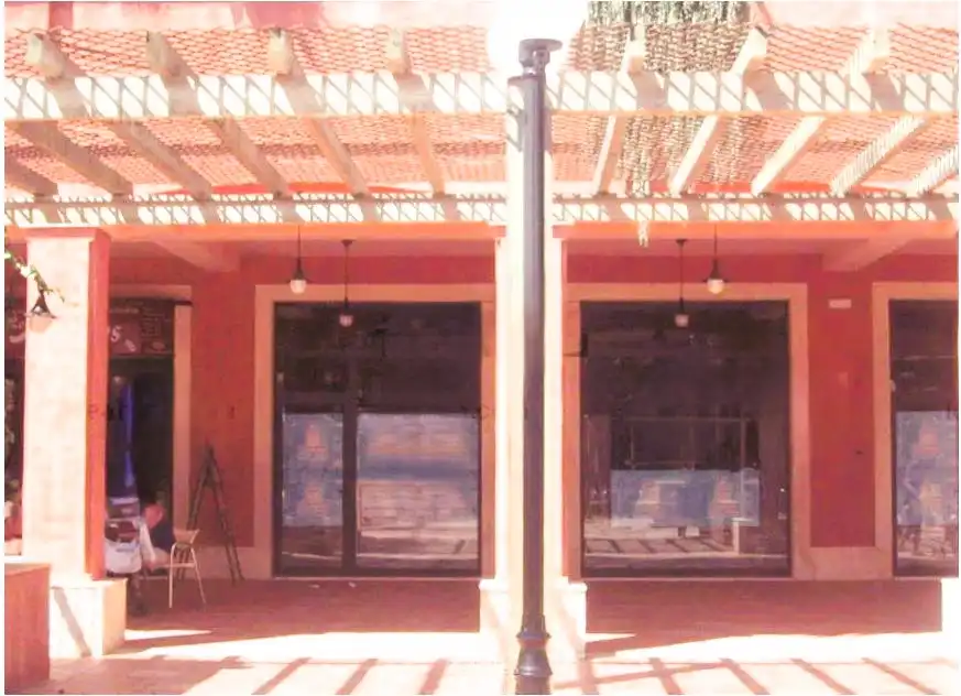 Local comercial en venta en Avenida del Deporte 4
