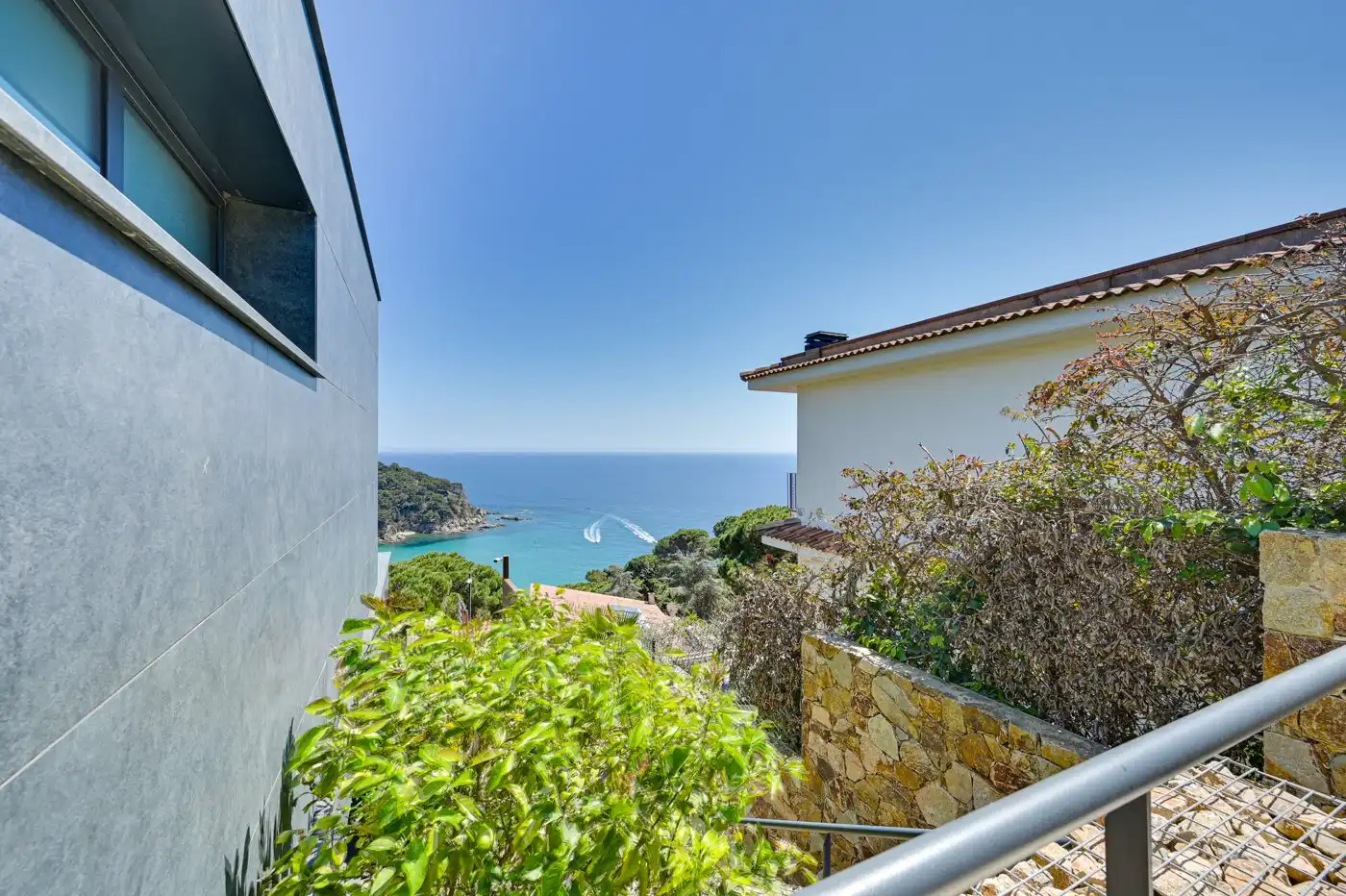 Außenansicht von Haus oder Chalet zum Verkauf in Lloret de Mar mit Klimaanlage, Heizung und Privatgarten