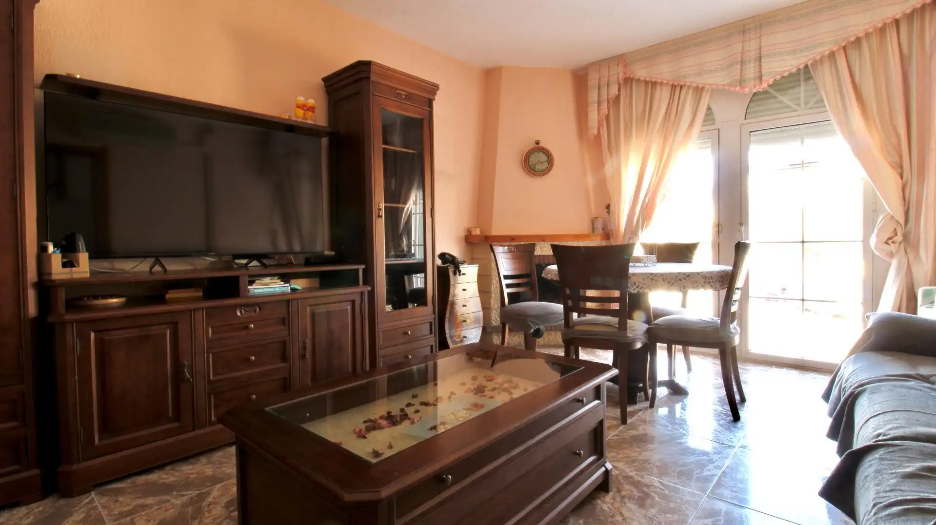 Sala de estar de Casa adosada en venta en Roquetas de Mar con Aire acondicionado, Terraza y Trastero