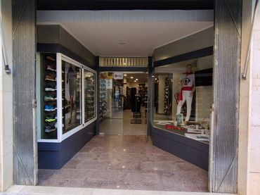Locale commerciale in cessione a Centro