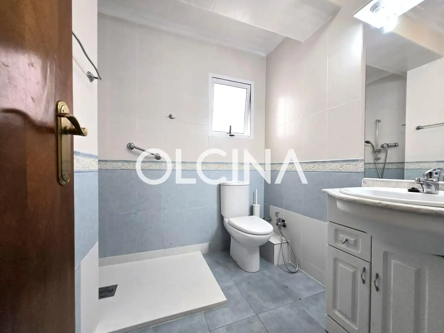 Bathroom of Flat for sale in Alcoy / Alcoi  with Terrace, Storage room and Balcony