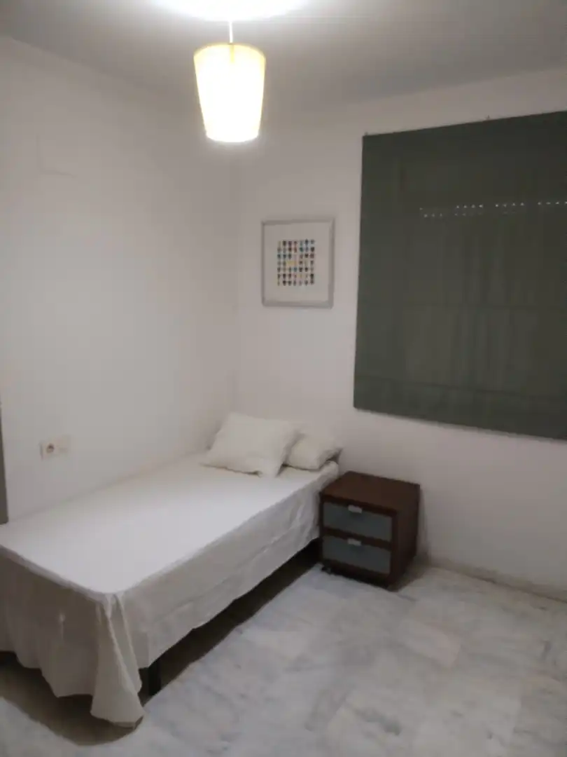 Habitación de Dúplex de alquiler en La Algaba con Terraza y Amueblado