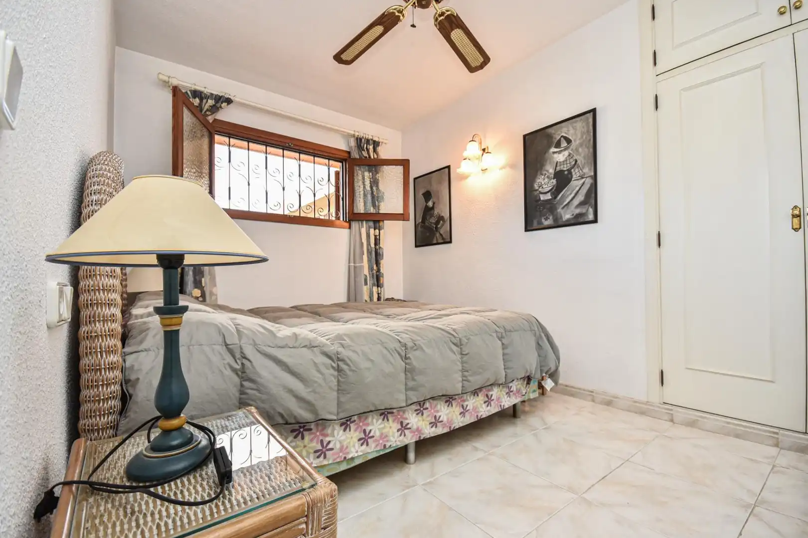 Dormitori de Apartament de lloguer en Calvià amb Terrassa i Piscina comunitària