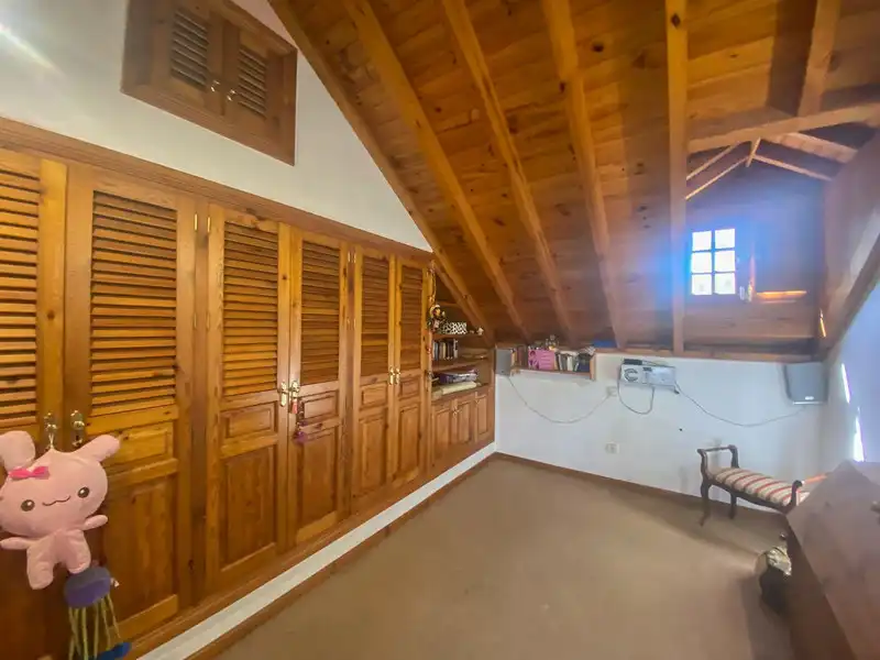 Chalet con piscina en venta en Nueva, imagen 9
