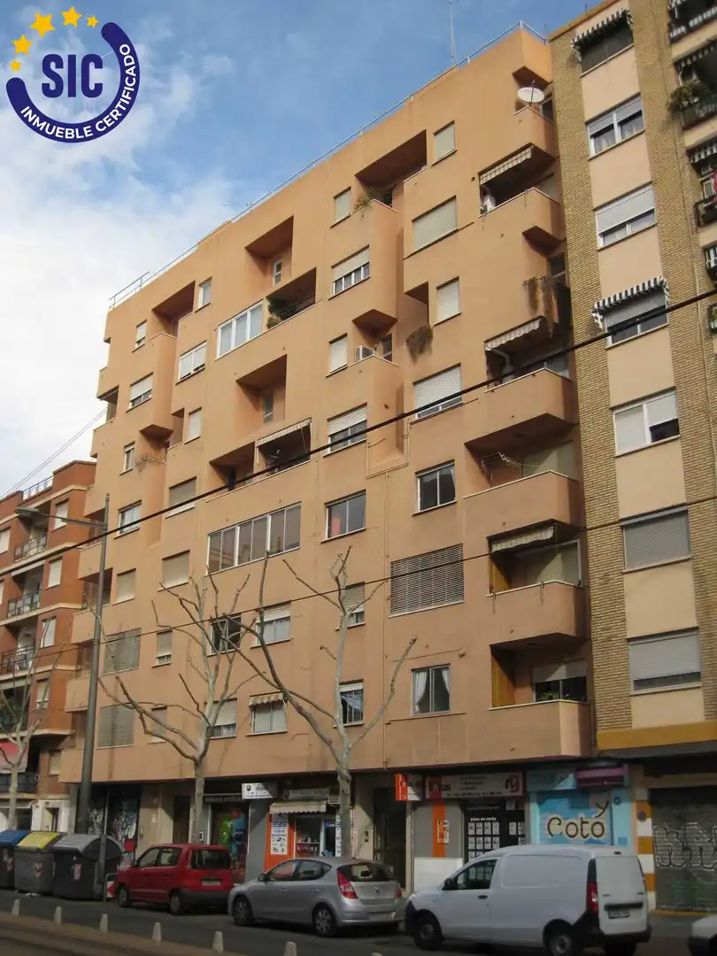 Vista exterior de Pis en venda en Valencia amb Aire condicionat i Balcó