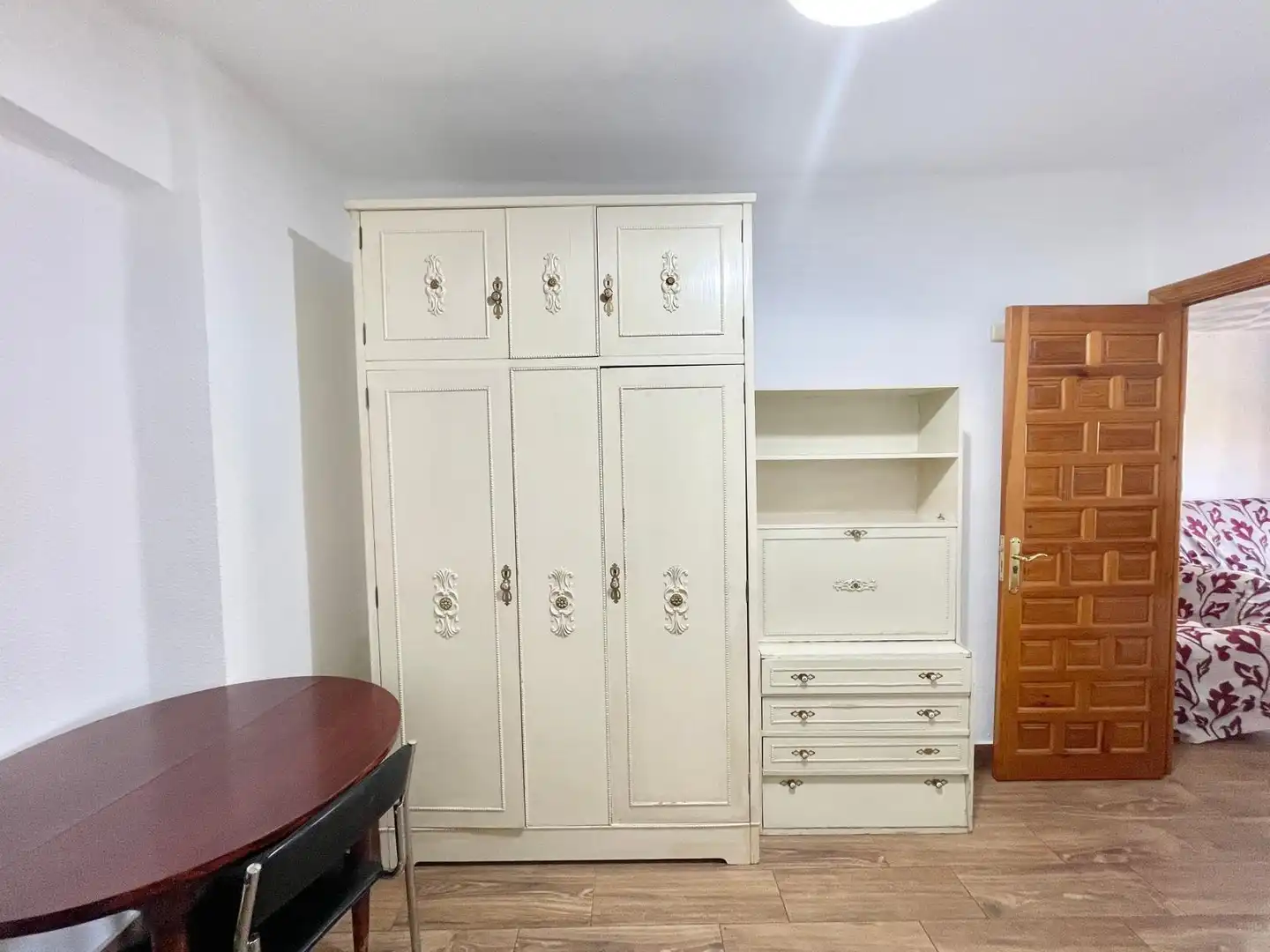 Dormitori de Pis de lloguer en Granada amb Terrassa, Moblat i Balcó