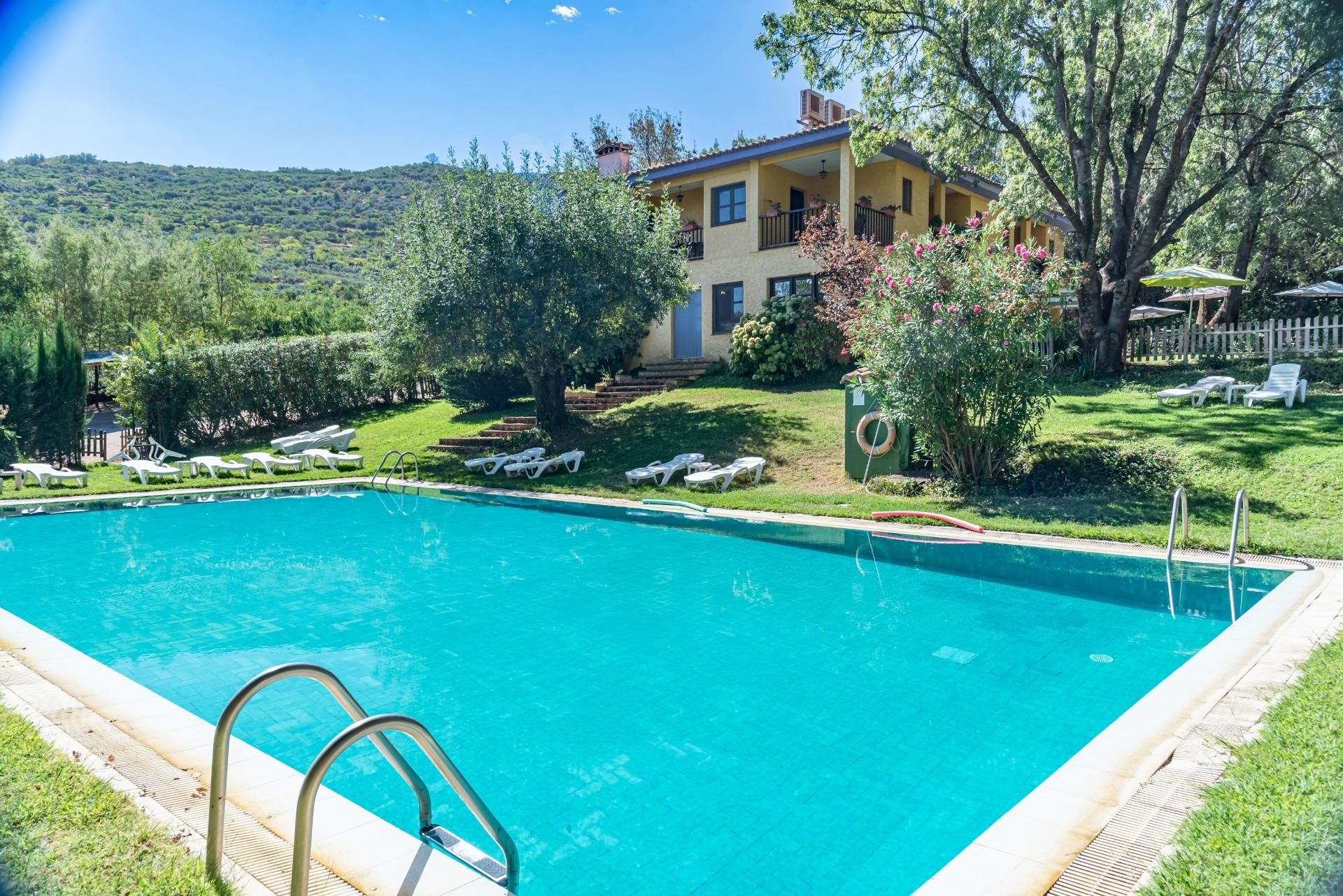 Garden of Country house for sale in Navaconcejo  with Air Conditioner, Heating and Private garden