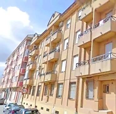 Piso en Venta en Av Reyes Católicos en Villarrobledo