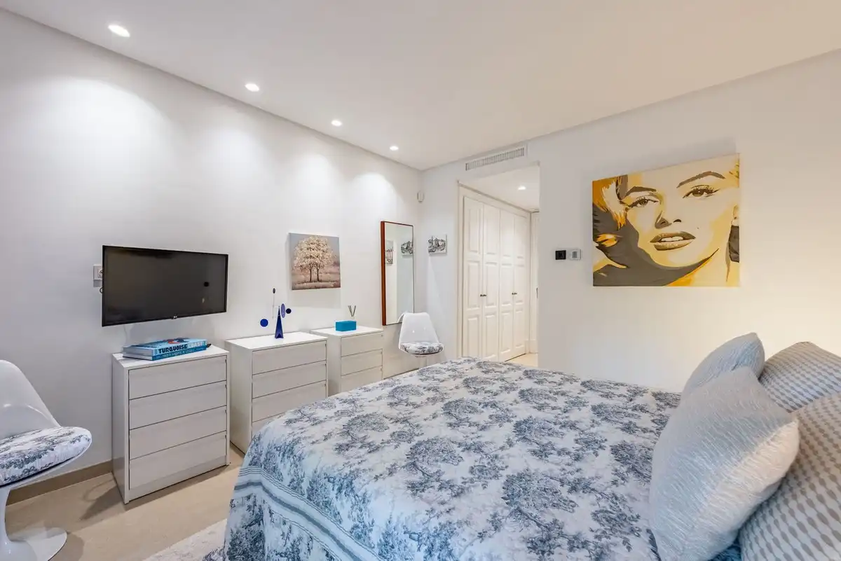 Bedroom of Flat for sale in Estepona  with Air Conditioner, Terrace and Storage room