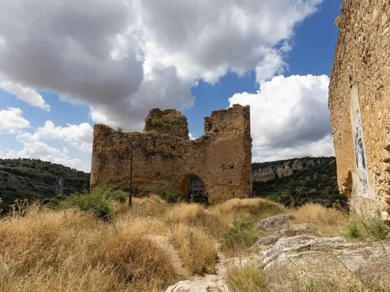 Außenansicht von Gebäude zum Verkauf in Sigüenza