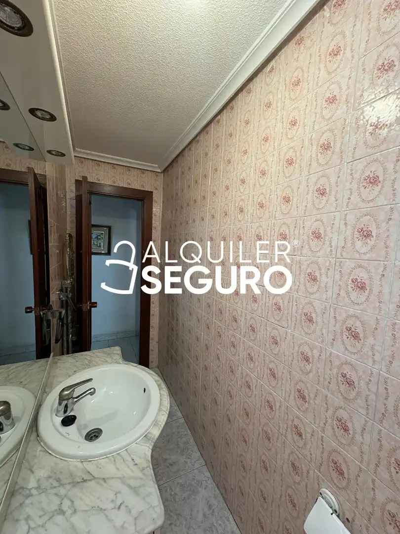 Flat for rent in Madrid  with Furnished