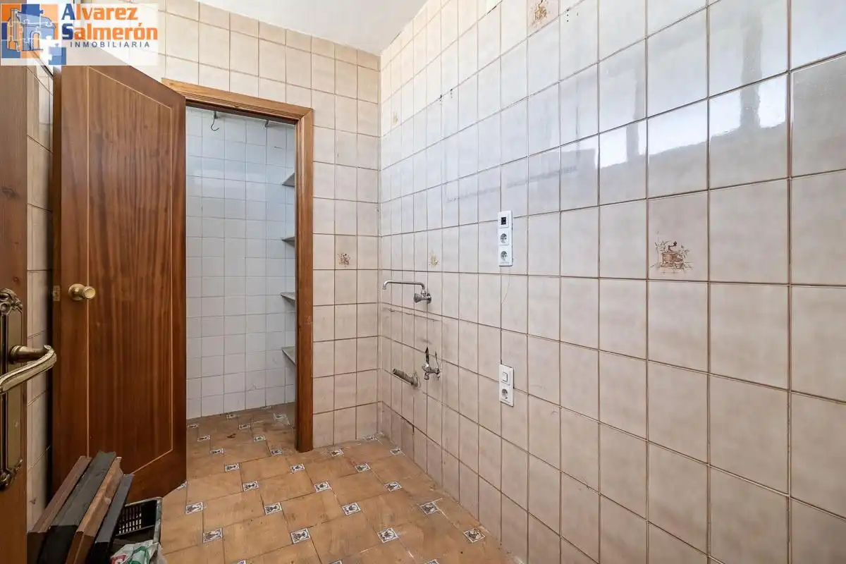 Casa rústica amb piscina en venda a Santa Fe, imagen 27