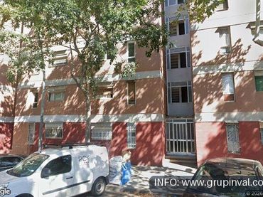 Piso en venta en Calle Luis Borrasa 4
