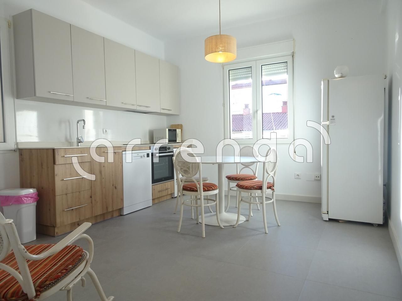 Cuina de Pis de lloguer en Santander amb Calefacció i Moblat