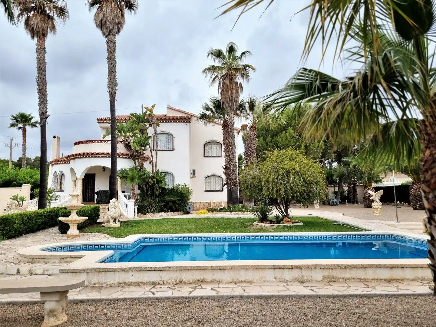 Villa avec piscine à vendre à Carrer Rovelló