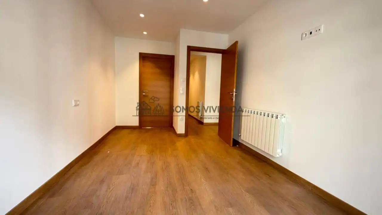 Habitación de Piso en venta en Ourense Capital  con Calefacción