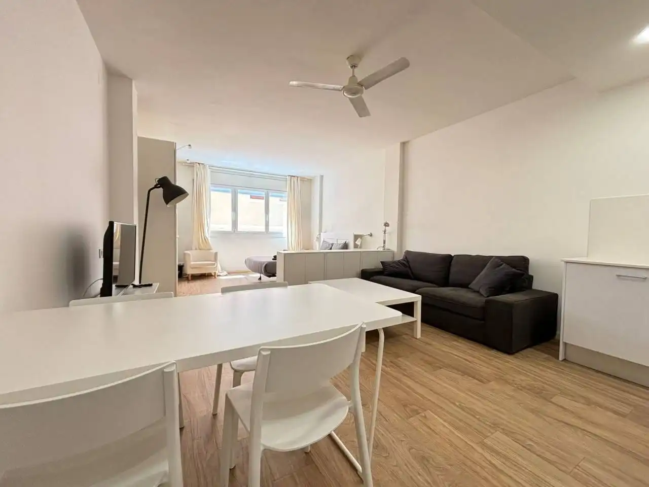 Estudio de alquiler en Calle Joaquin costa, El Raval, Ciutat Vella