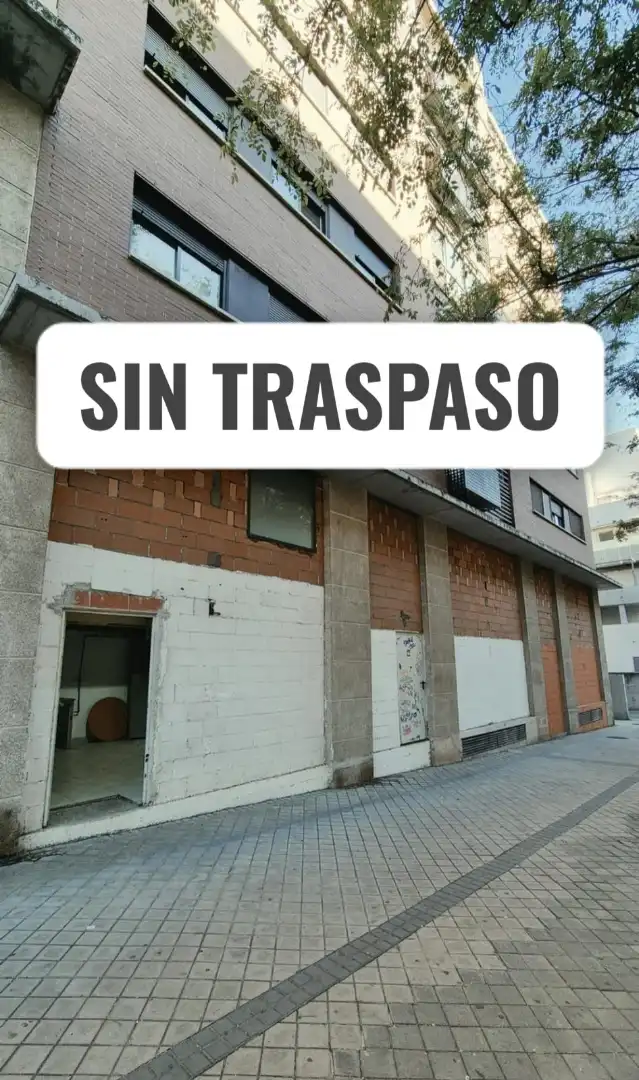 Vista exterior de Local de alquiler en Carabanchel