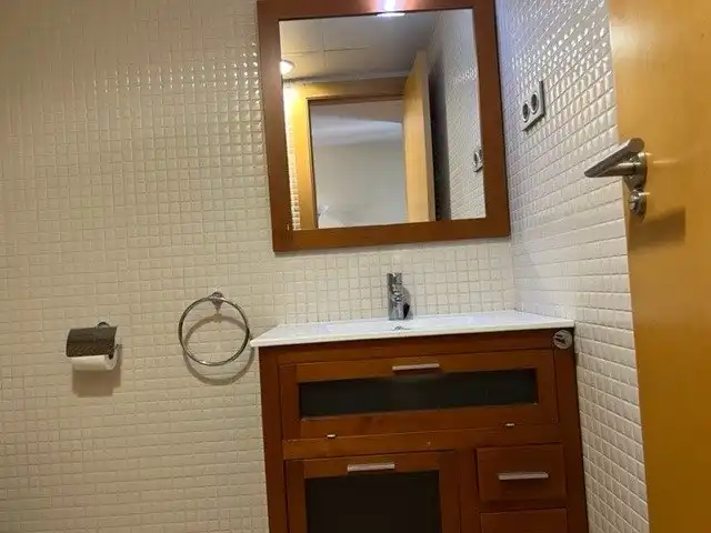 Badezimmer von Wohnungen zur Miete in Murcia mit Klimaanlage, Heizung und Parkett