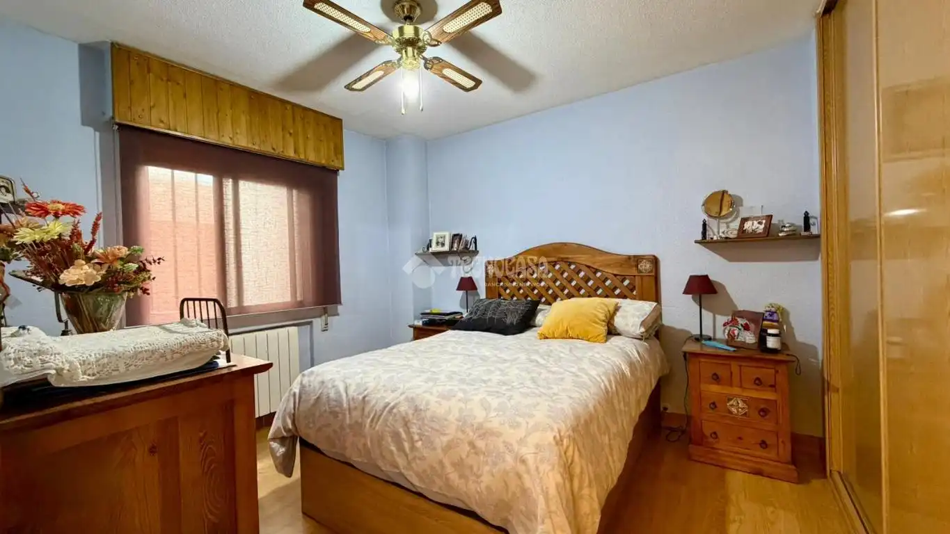 Bedroom of Flat for sale in Madrid  with Air Conditioner, Heating and Terrace