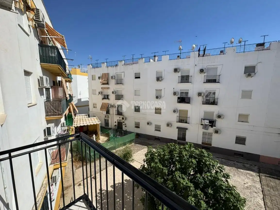 Vista exterior de Pis en venda en Écija